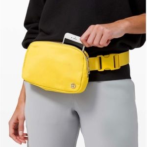 Lululemon Everywhere Belt Bag *1L Soleil